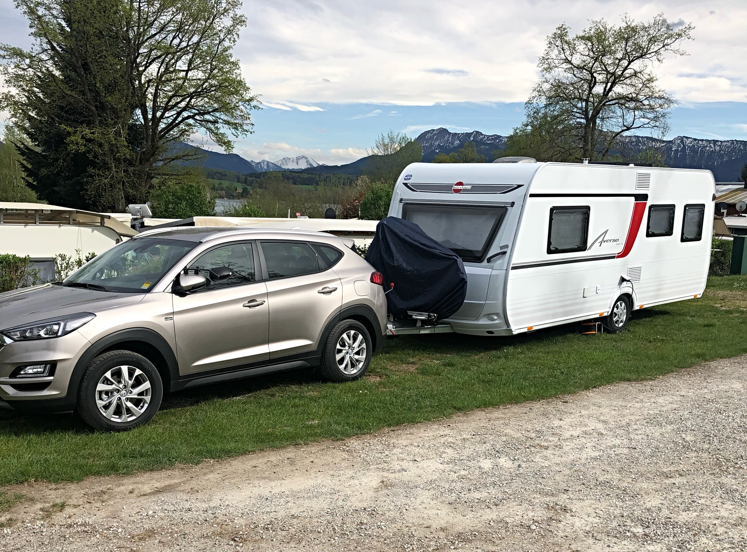 Unser Tucson mit Reisewohnwagen